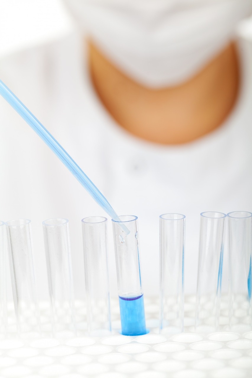 Simple Science Experiments Moms Can Try at Home